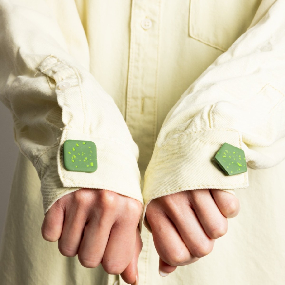 VERSA OLIVE GREEN-LIME1